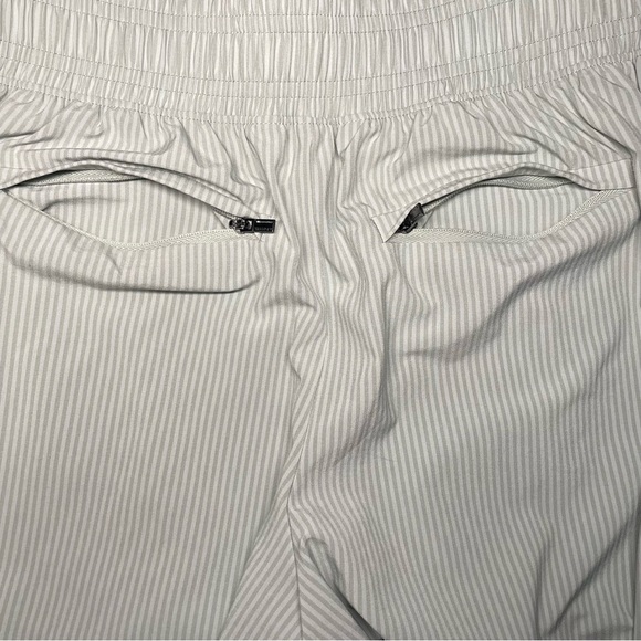 Athleta Brooklyn Textured Joggers Gray Striped Stretch Pockets Size 2P - Picture 13 of 15